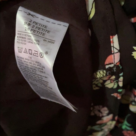 SOLD Gap floral dress - Picture 5 of 5